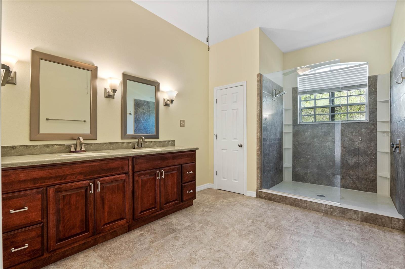 1601 CARILLON PARK DR, OVIEDO, FL, 32765