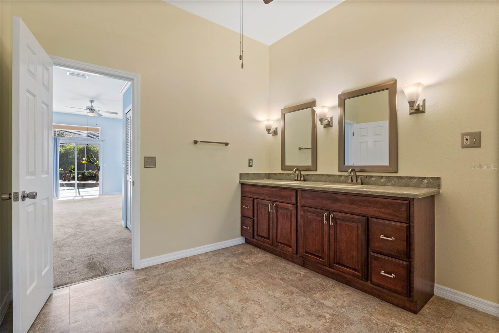 1601 CARILLON PARK DR, OVIEDO, FL, 32765