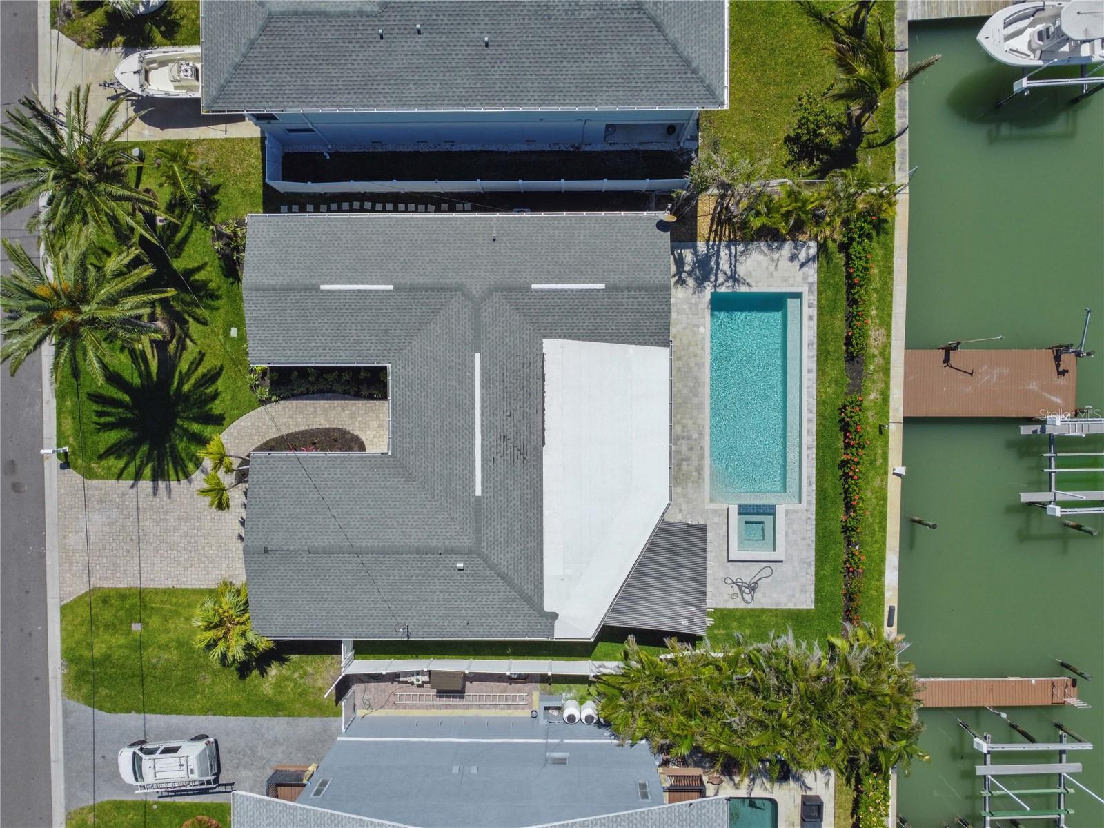 556 JOHNS PASS AVE, MADEIRA BEACH, FL, 33708