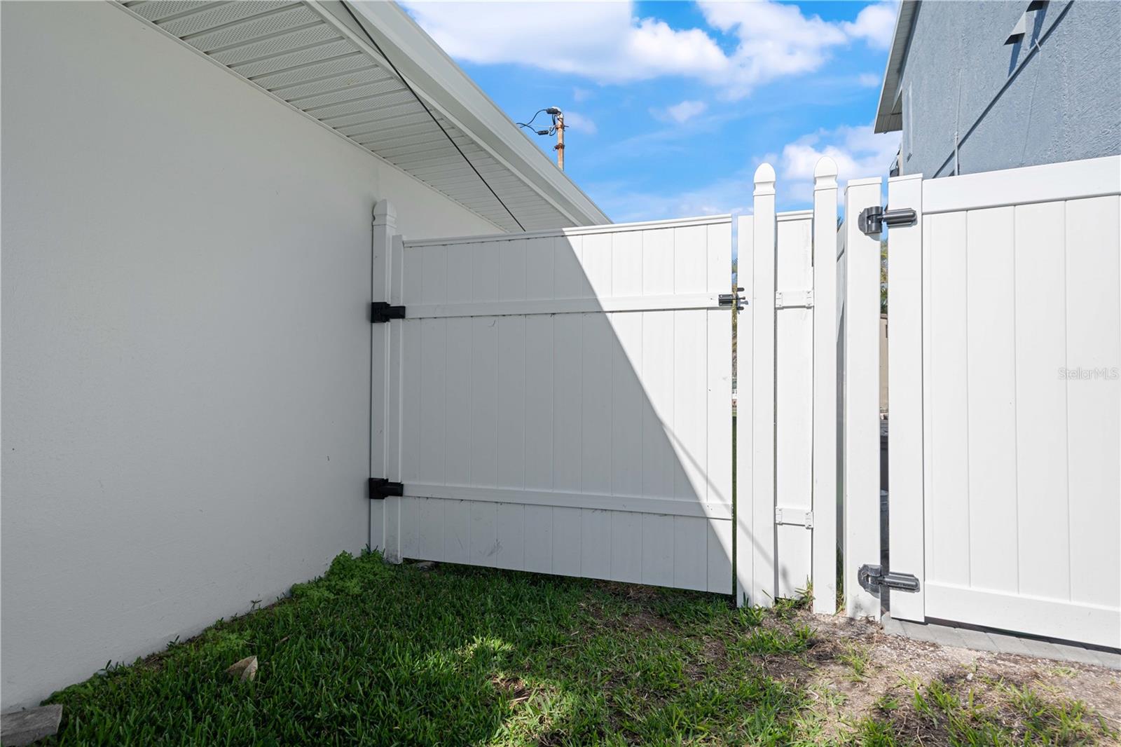 556 JOHNS PASS AVE, MADEIRA BEACH, FL, 33708