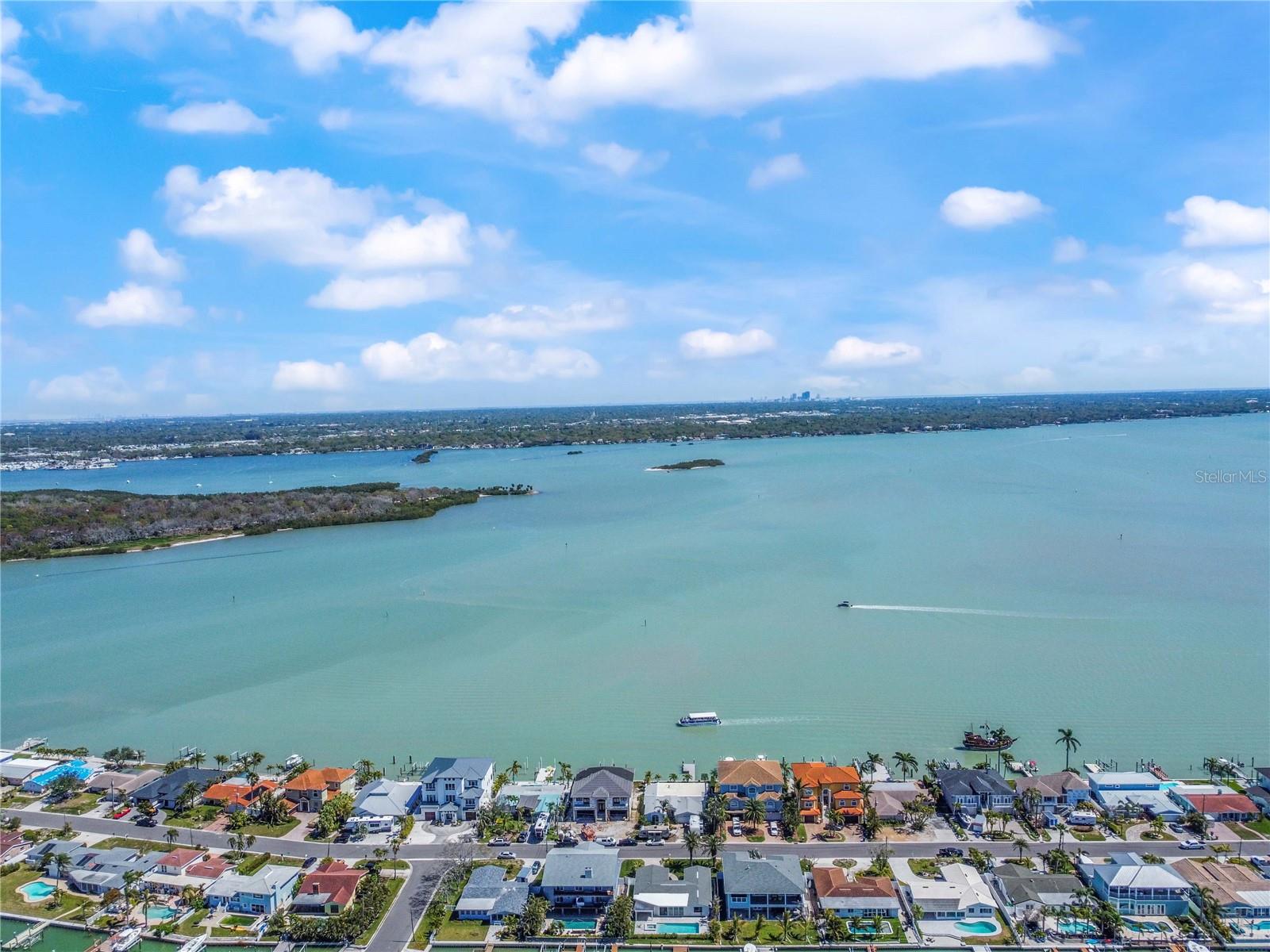 556 JOHNS PASS AVE, MADEIRA BEACH, FL, 33708