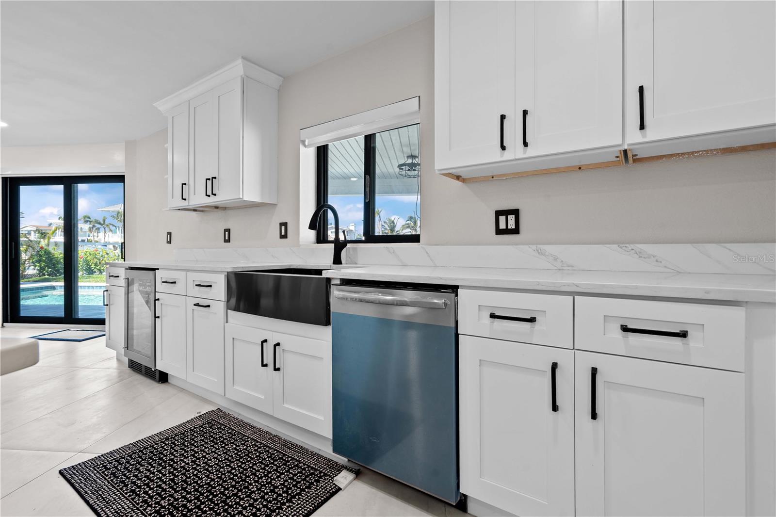 556 JOHNS PASS AVE, MADEIRA BEACH, FL, 33708