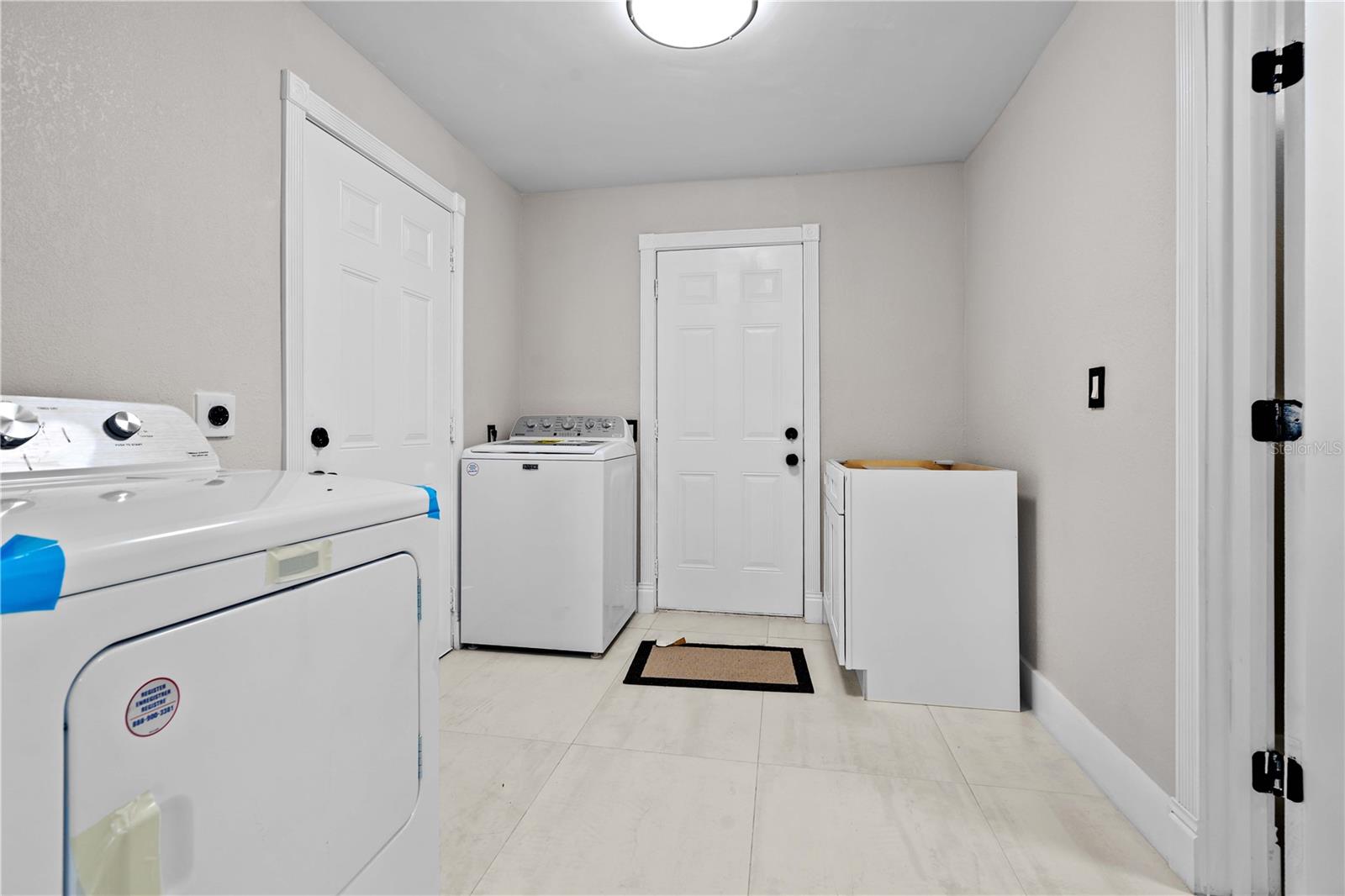 556 JOHNS PASS AVE, MADEIRA BEACH, FL, 33708