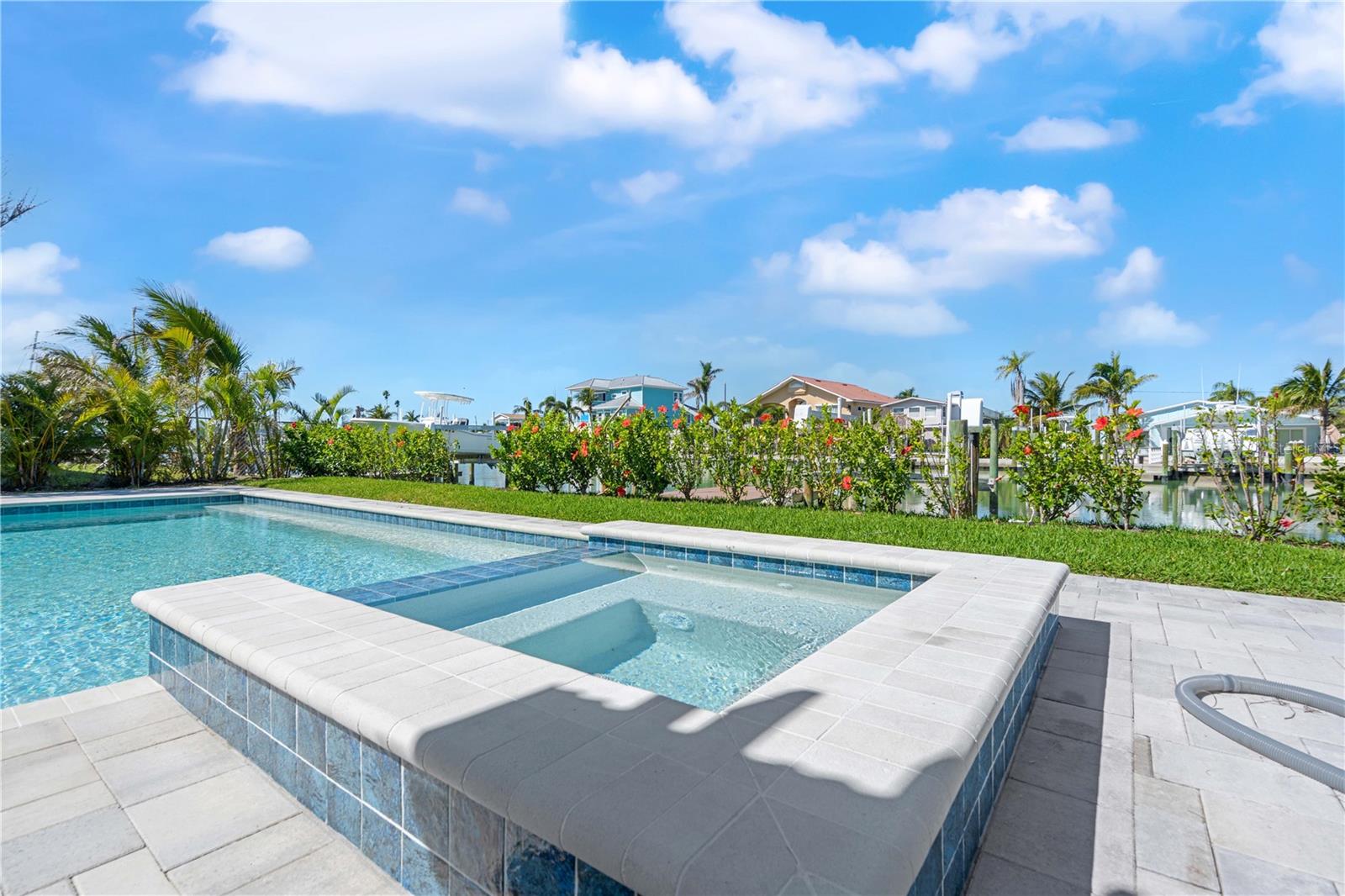 556 JOHNS PASS AVE, MADEIRA BEACH, FL, 33708