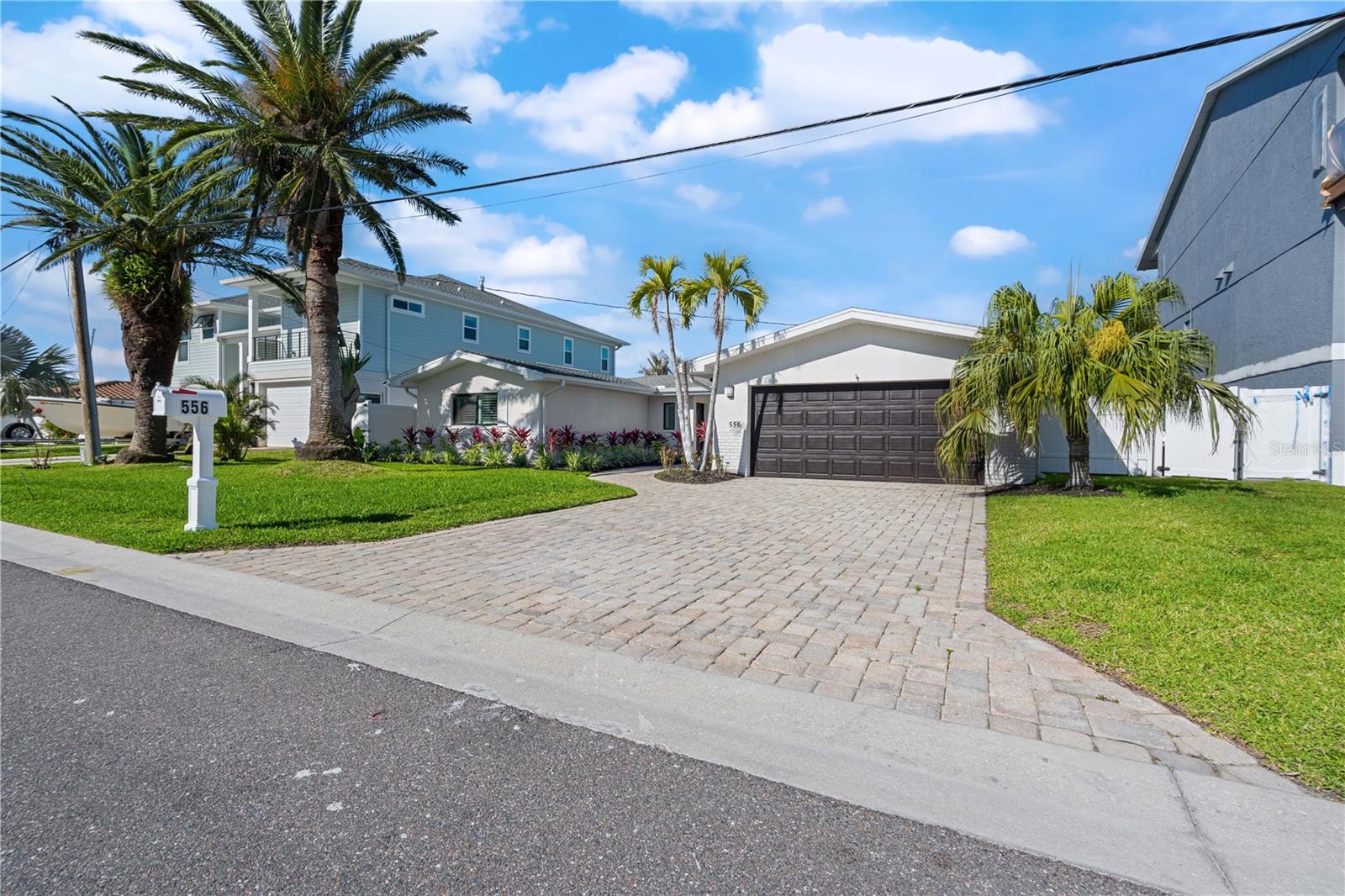 556 JOHNS PASS AVE, MADEIRA BEACH, FL, 33708