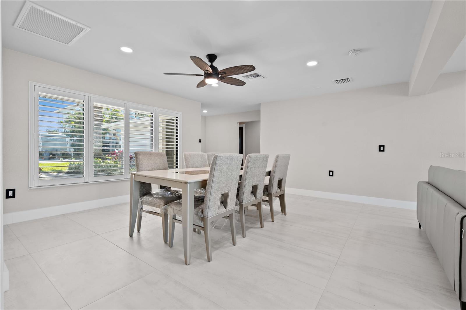 556 JOHNS PASS AVE, MADEIRA BEACH, FL, 33708