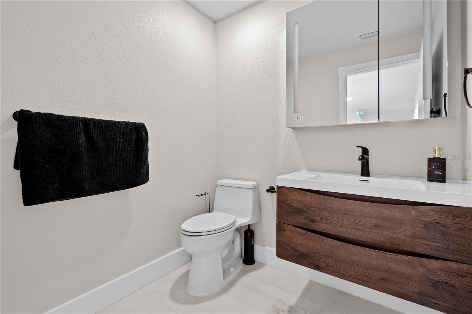 556 JOHNS PASS AVE, MADEIRA BEACH, FL, 33708