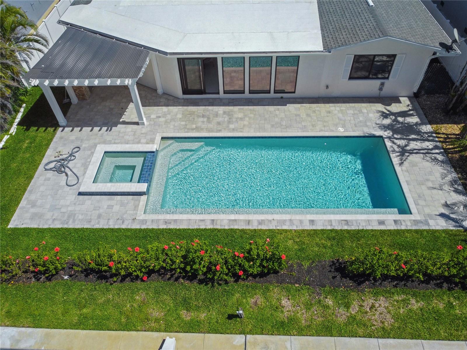 556 JOHNS PASS AVE, MADEIRA BEACH, FL, 33708