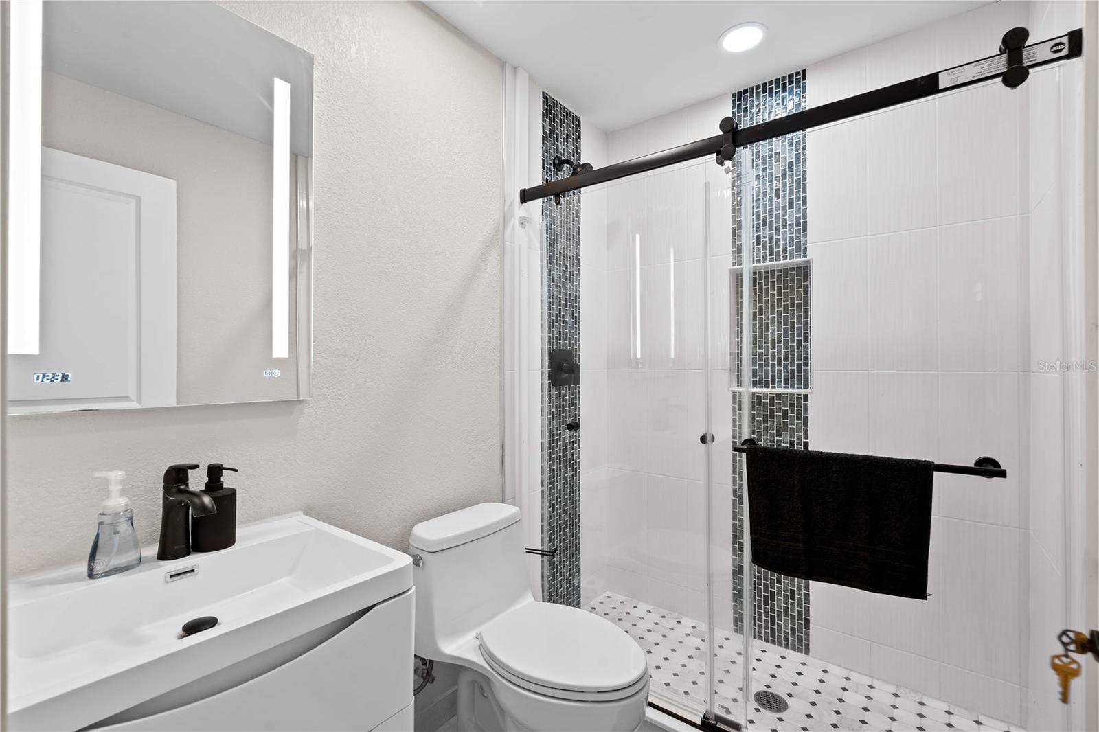 556 JOHNS PASS AVE, MADEIRA BEACH, FL, 33708