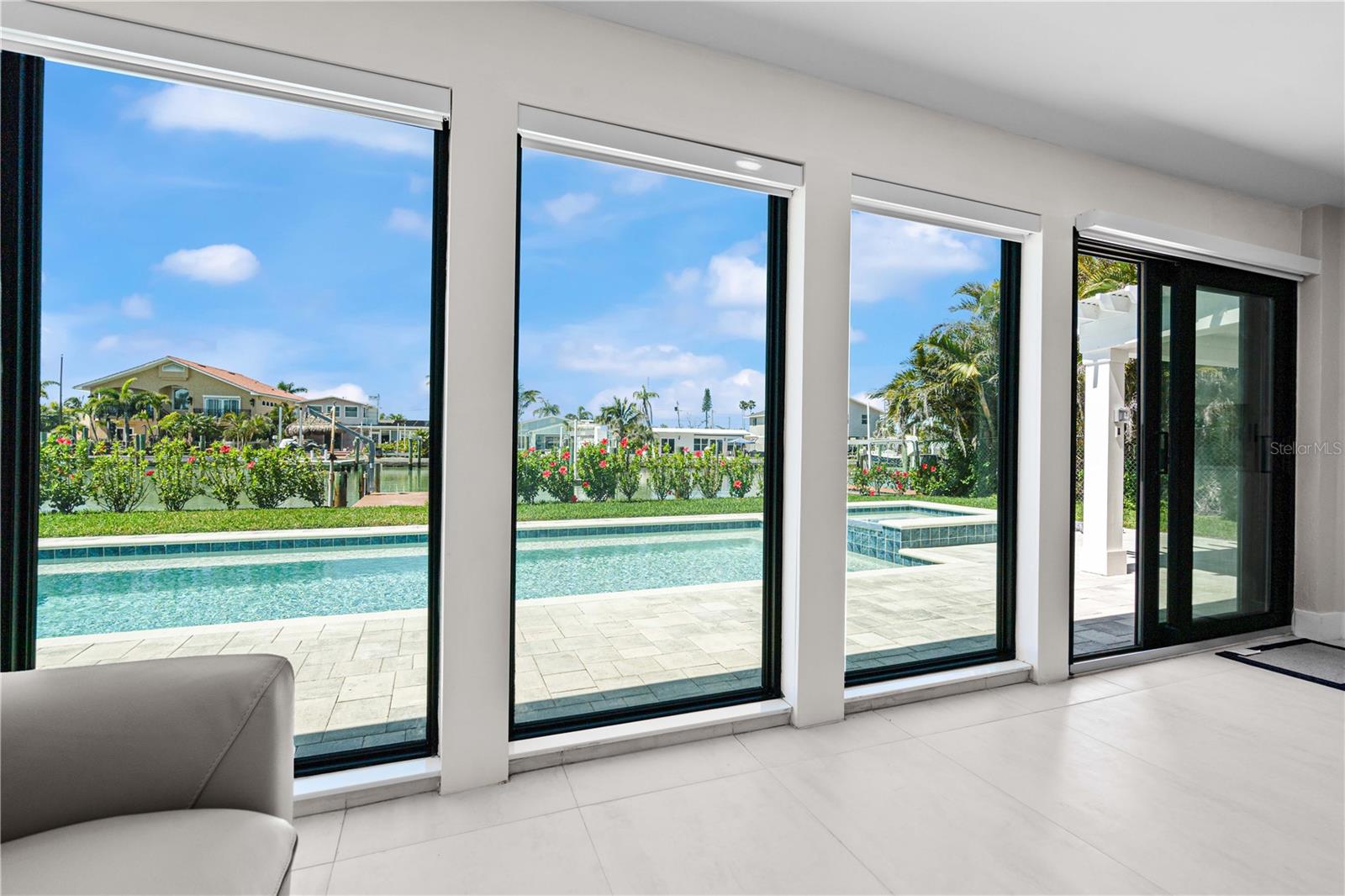 556 JOHNS PASS AVE, MADEIRA BEACH, FL, 33708