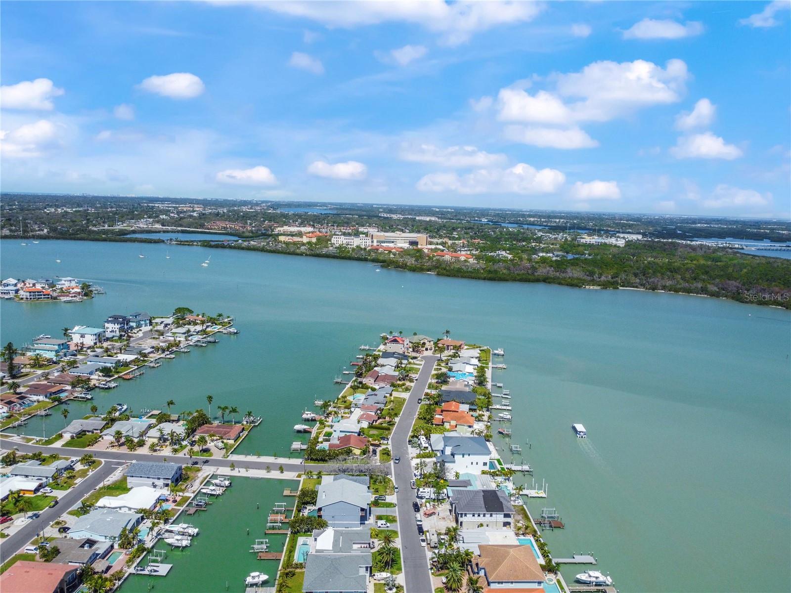 556 JOHNS PASS AVE, MADEIRA BEACH, FL, 33708