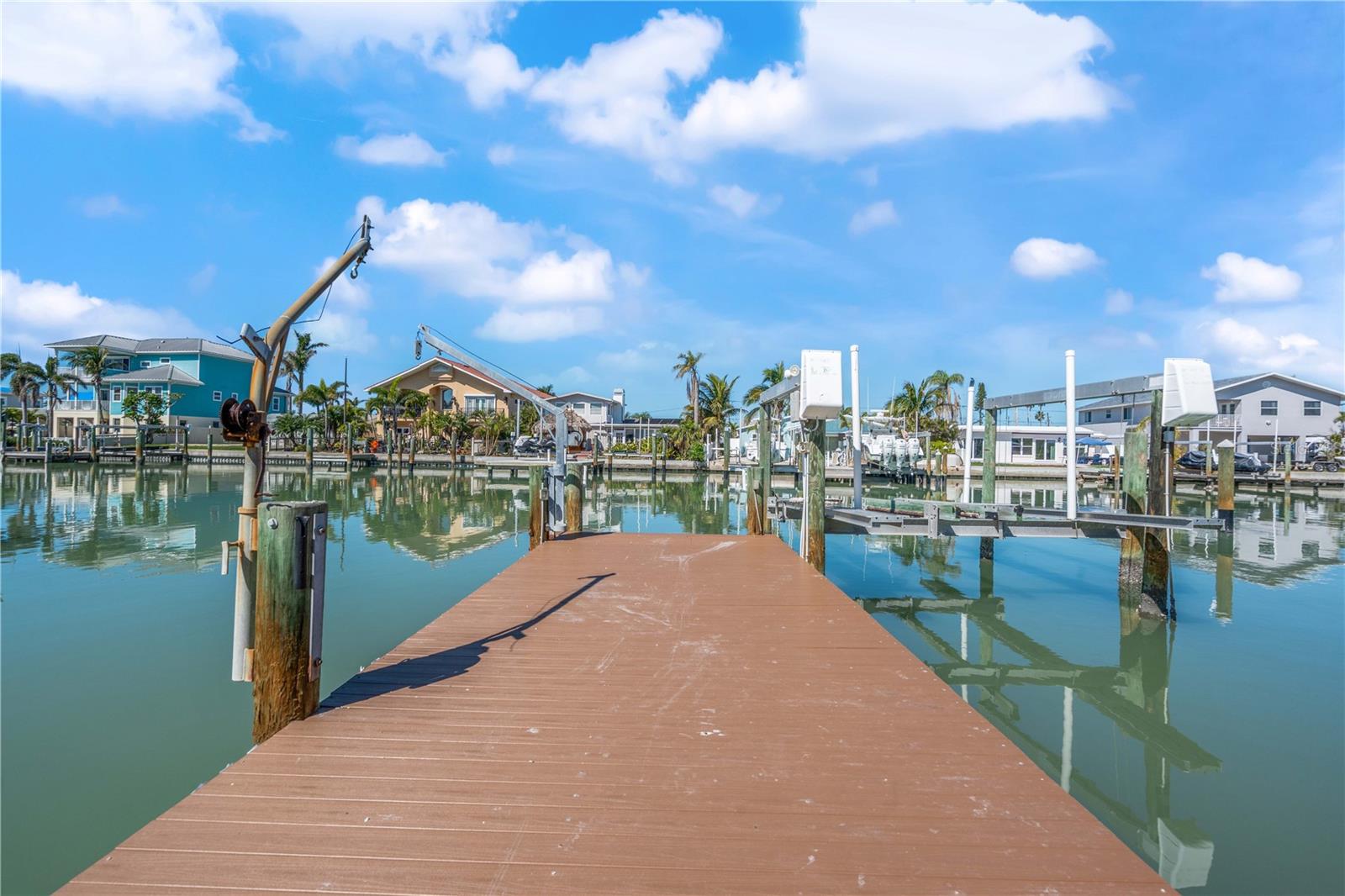 556 JOHNS PASS AVE, MADEIRA BEACH, FL, 33708