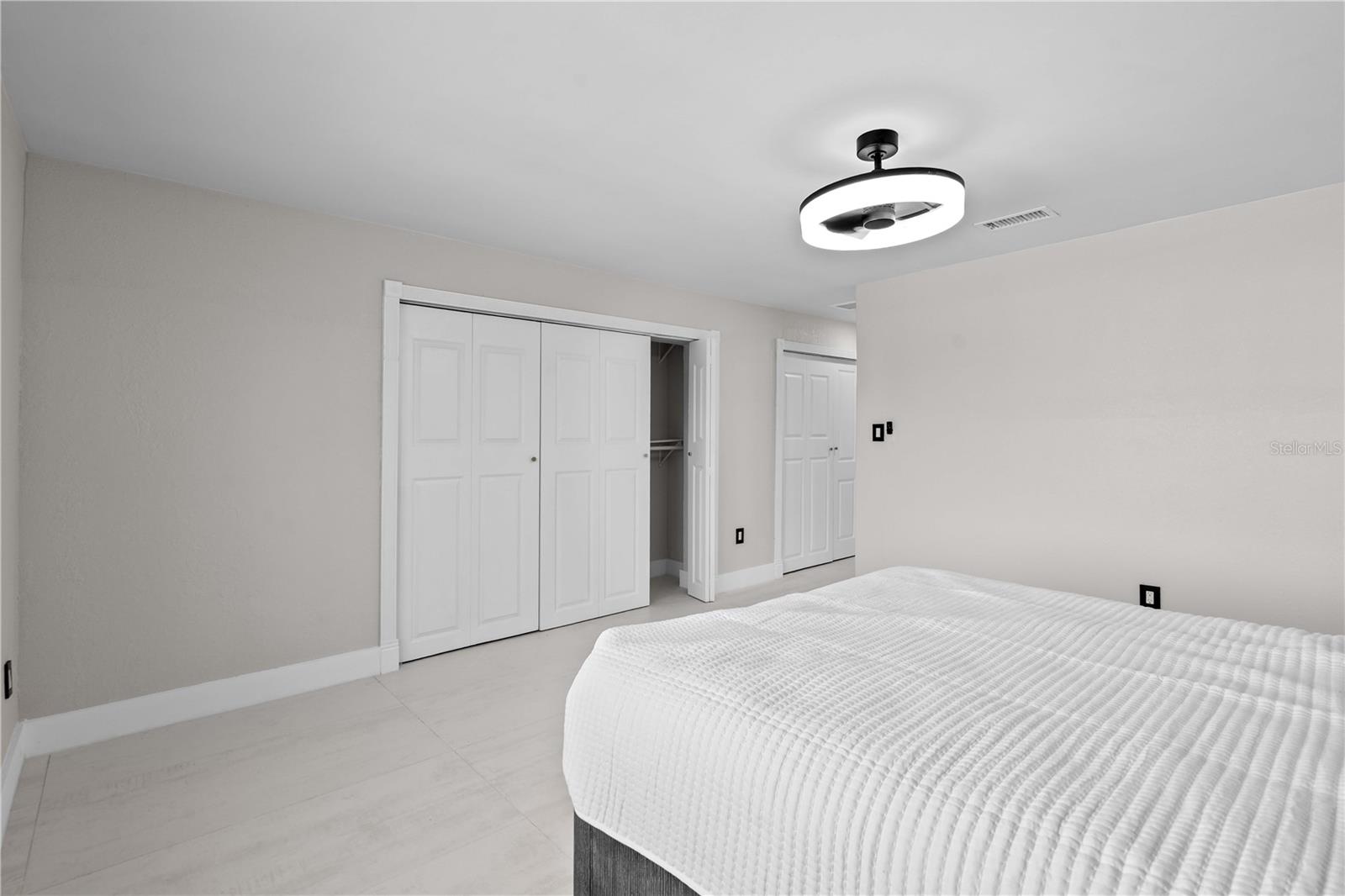 556 JOHNS PASS AVE, MADEIRA BEACH, FL, 33708