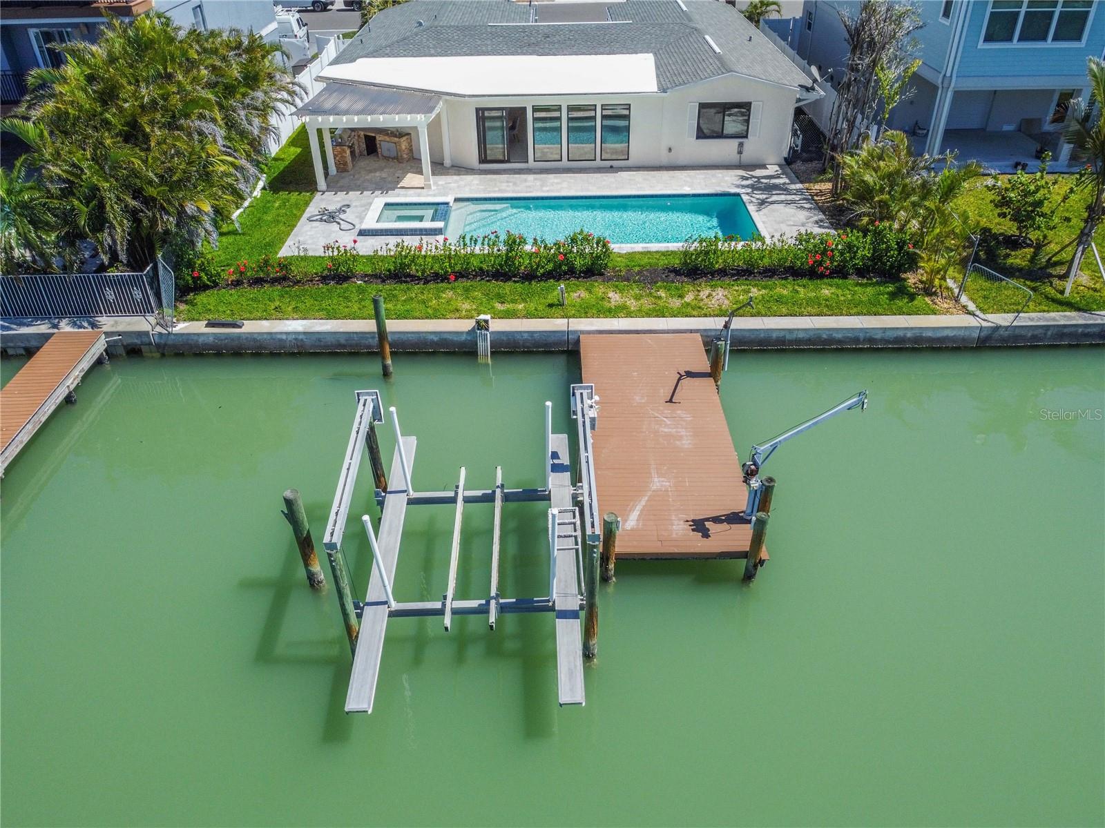 556 JOHNS PASS AVE, MADEIRA BEACH, FL, 33708