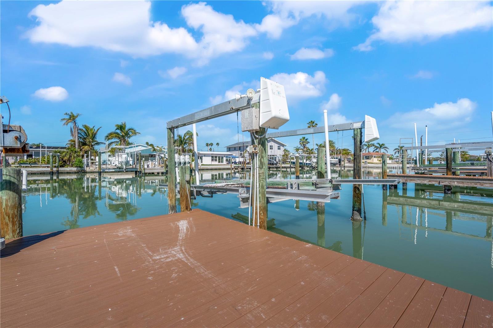 556 JOHNS PASS AVE, MADEIRA BEACH, FL, 33708