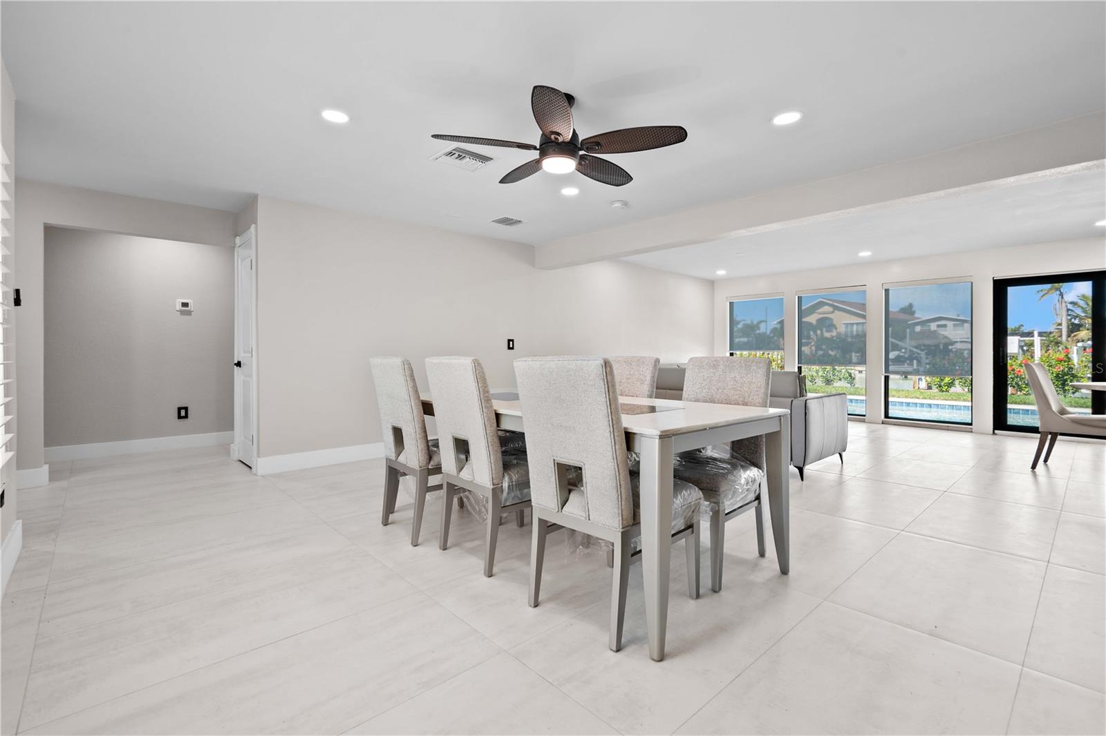 556 JOHNS PASS AVE, MADEIRA BEACH, FL, 33708