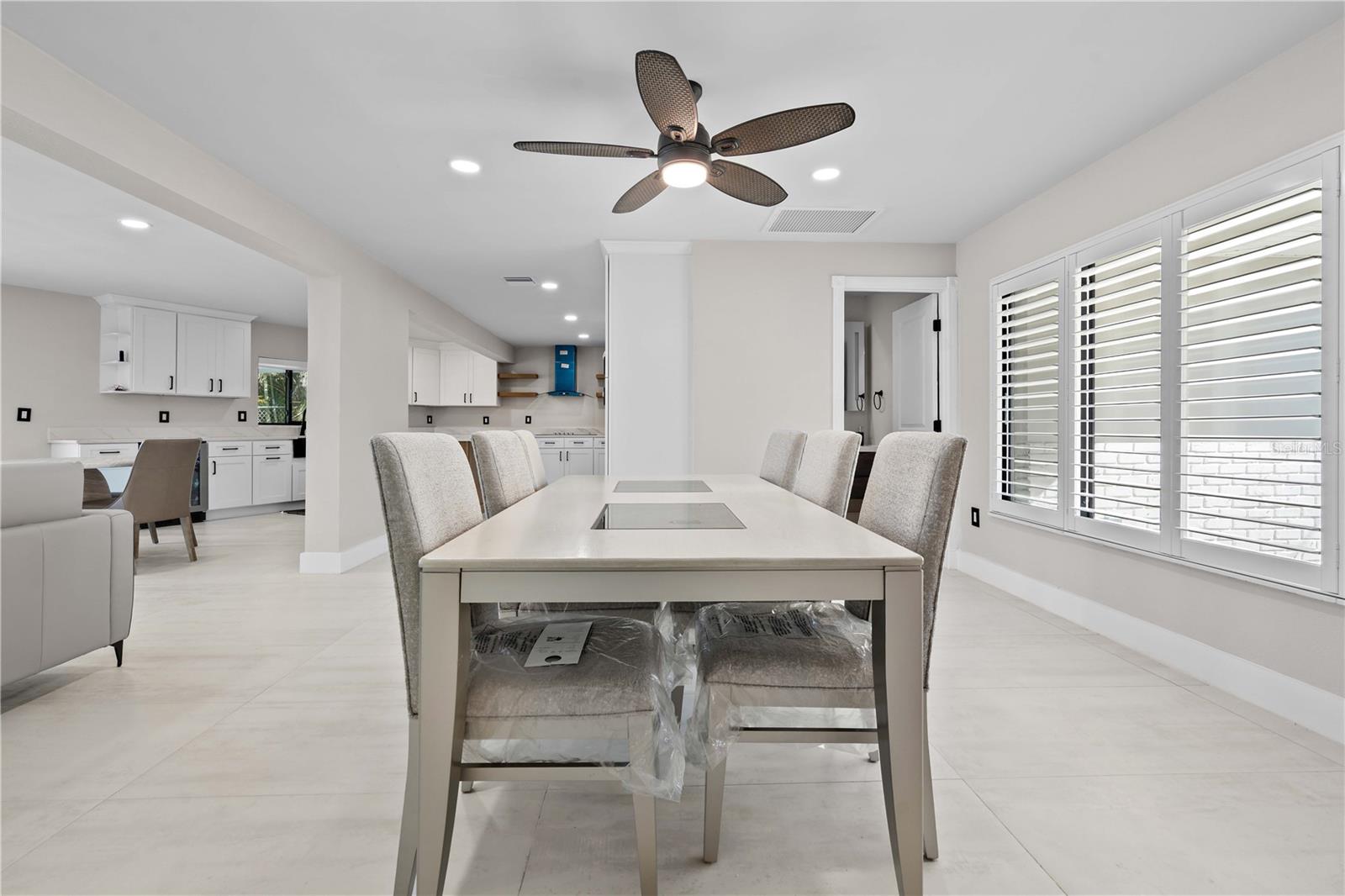 556 JOHNS PASS AVE, MADEIRA BEACH, FL, 33708
