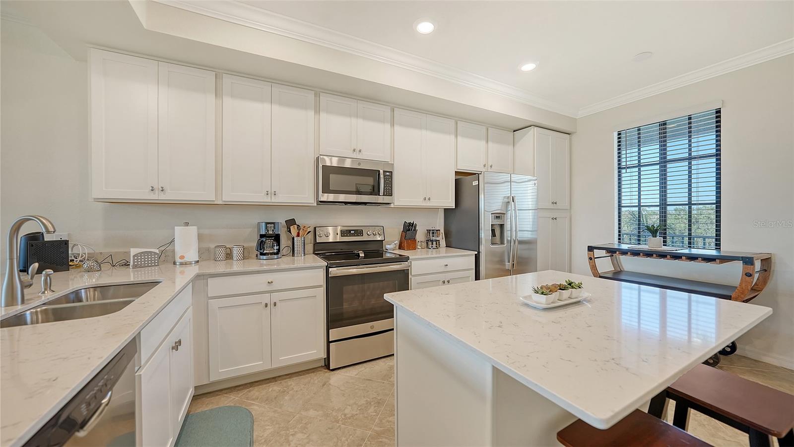 17510 GAWTHROP DR #305, BRADENTON, FL, 34211