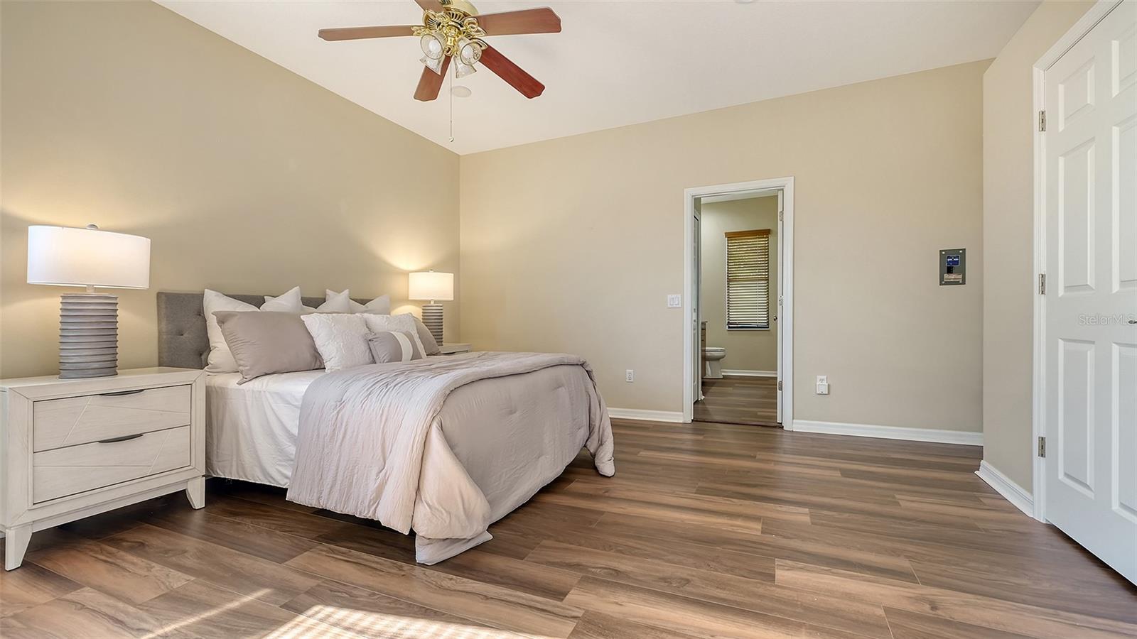 6915 HONEYSUCKLE TRL, LAKEWOOD RANCH, FL, 34202