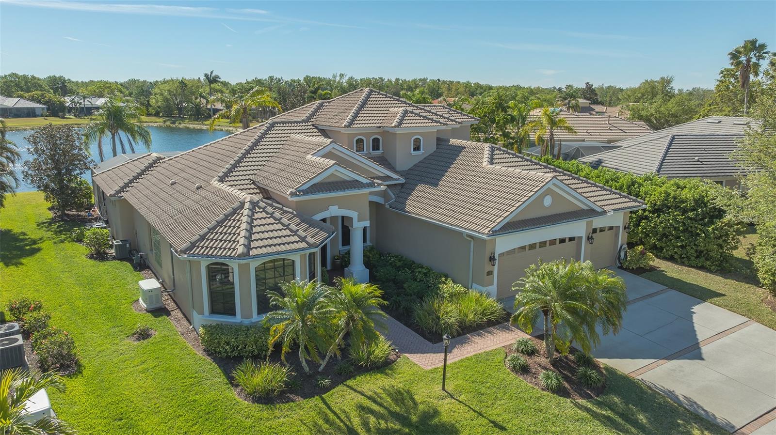 6915 HONEYSUCKLE TRL, LAKEWOOD RANCH, FL, 34202