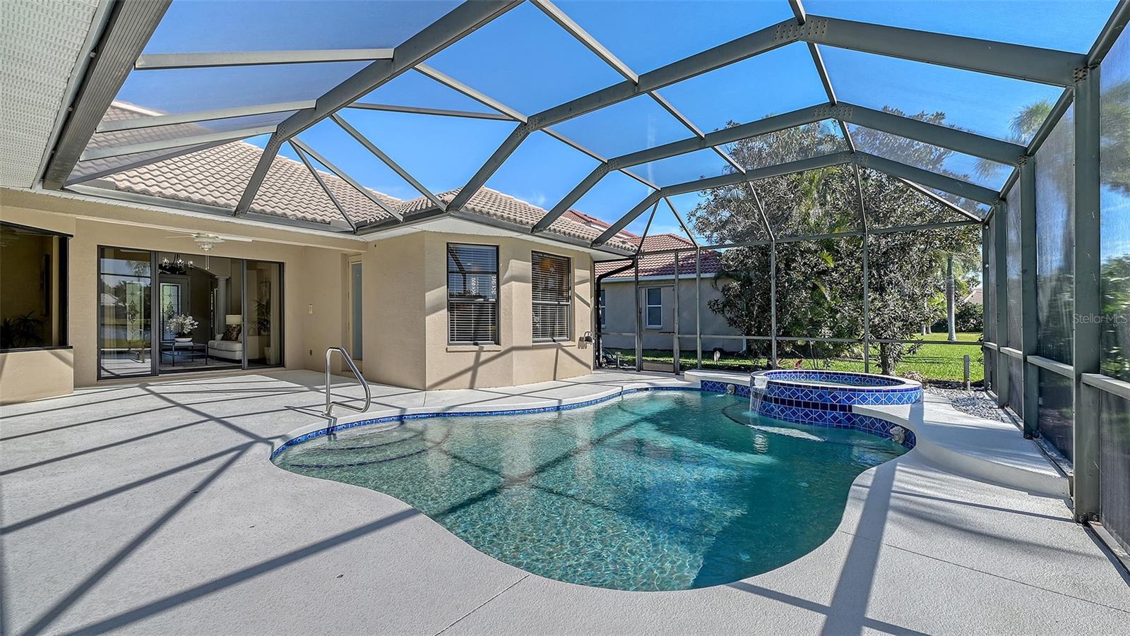 6915 HONEYSUCKLE TRL, LAKEWOOD RANCH, FL, 34202