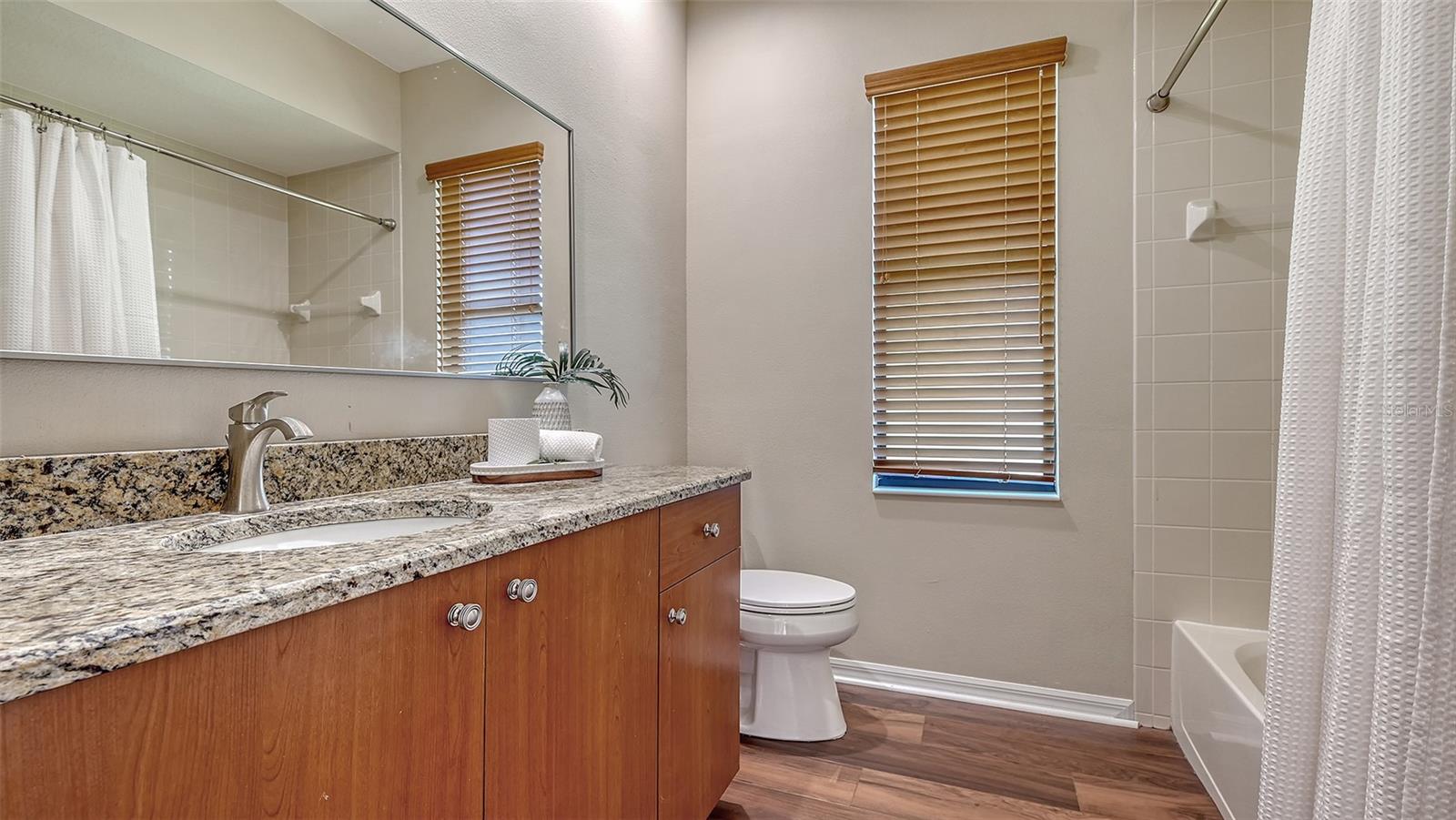 6915 HONEYSUCKLE TRL, LAKEWOOD RANCH, FL, 34202