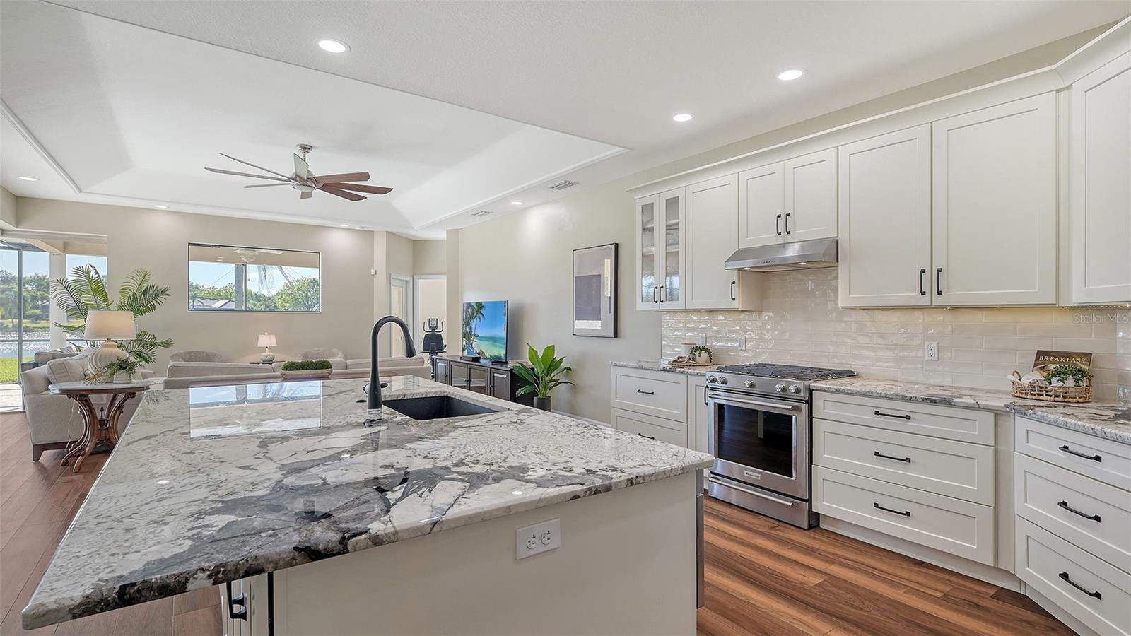 6915 HONEYSUCKLE TRL, LAKEWOOD RANCH, FL, 34202