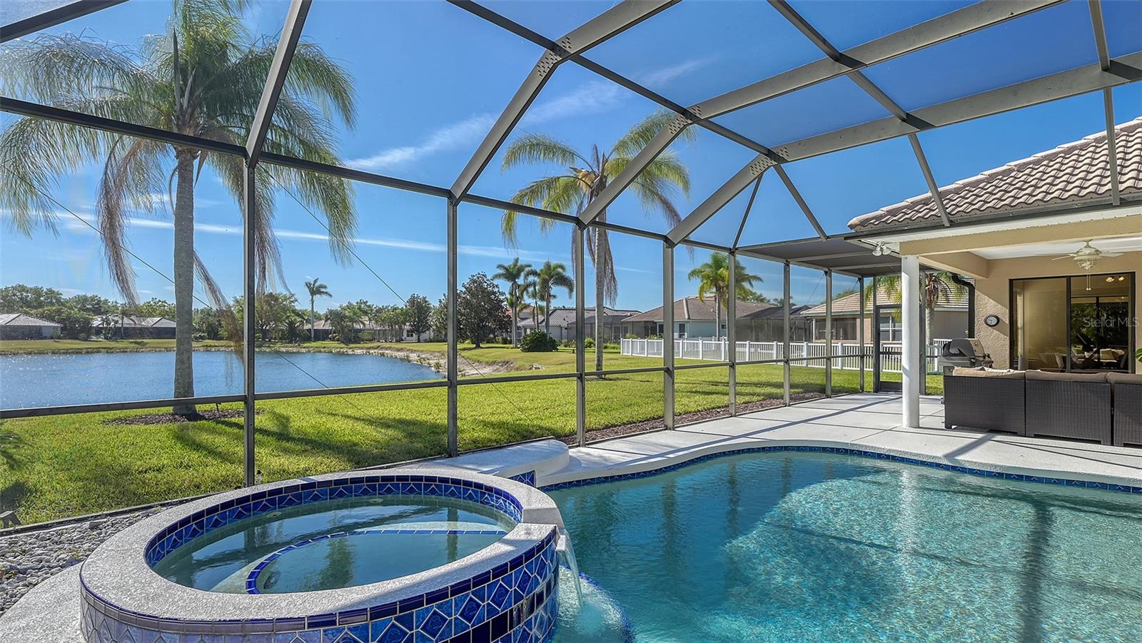 6915 HONEYSUCKLE TRL, LAKEWOOD RANCH, FL, 34202