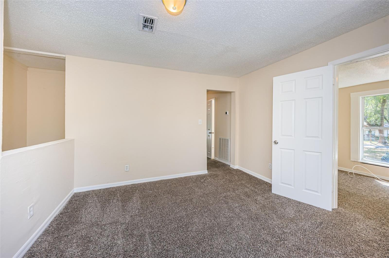 1104 E GENESEE ST, TAMPA, FL, 33603