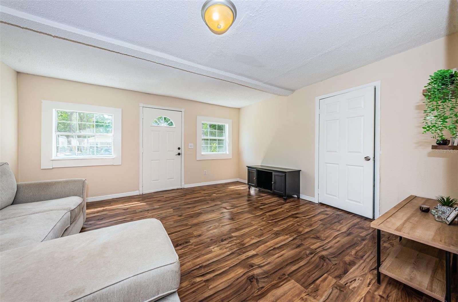 1104 E GENESEE ST, TAMPA, FL, 33603