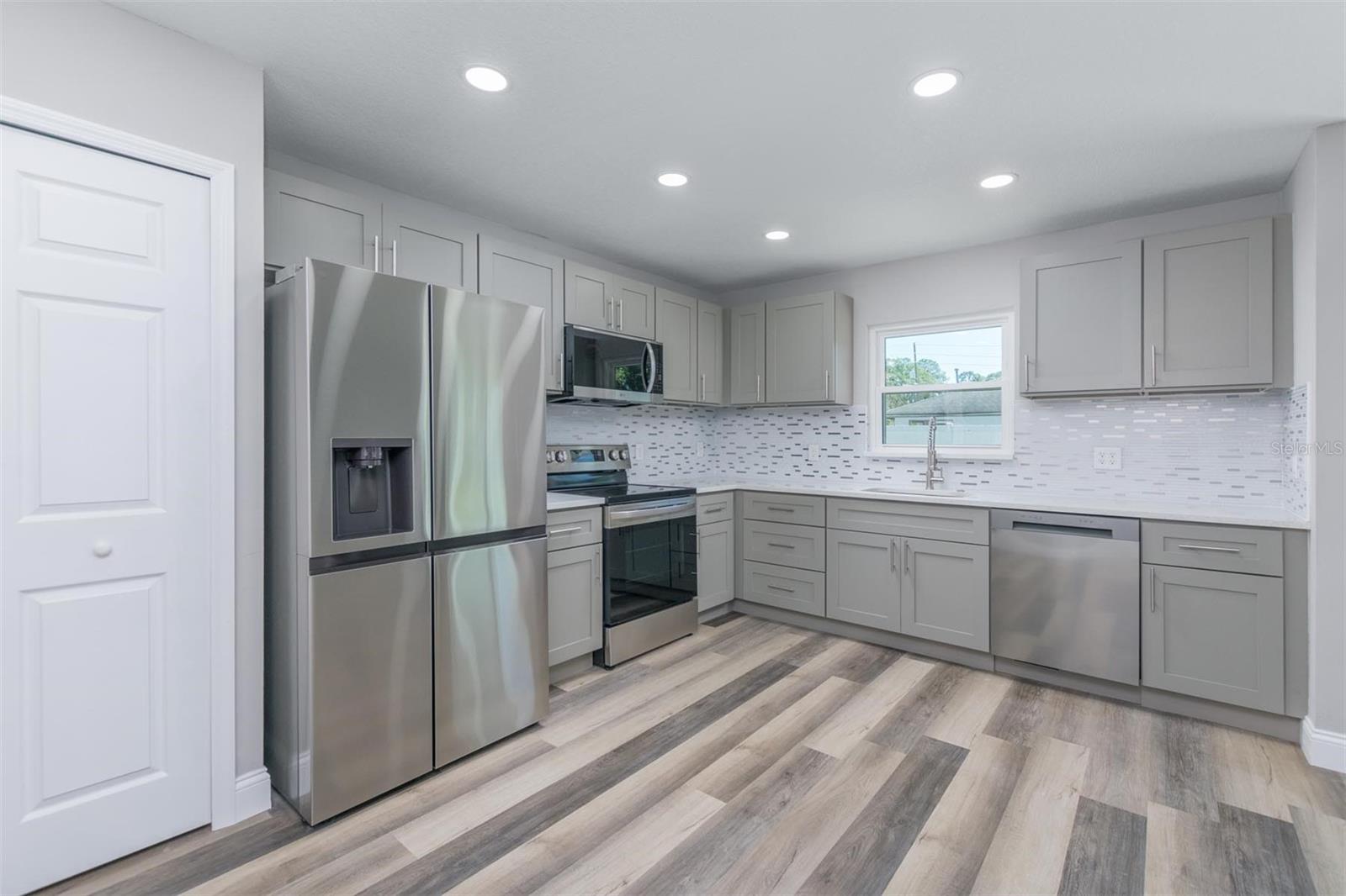 323 SHADOW OAK DR, CASSELBERRY, FL, 32707