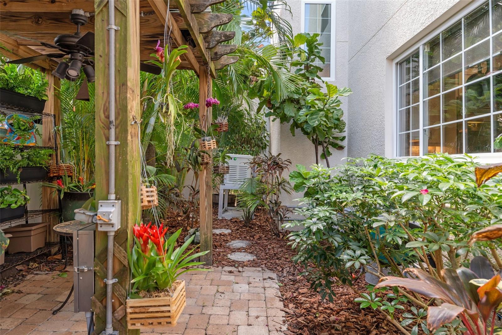 123 14TH AVE NE, ST PETERSBURG, FL, 33701