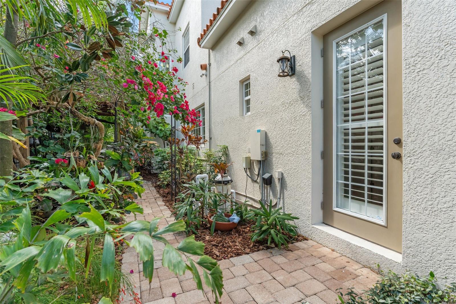 123 14TH AVE NE, ST PETERSBURG, FL, 33701