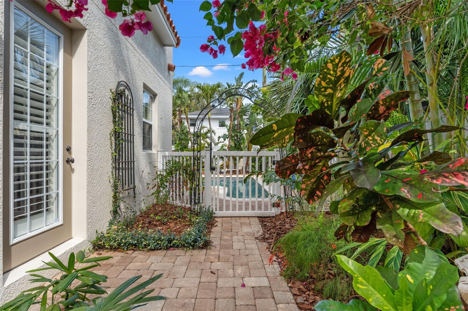 123 14TH AVE NE, ST PETERSBURG, FL, 33701