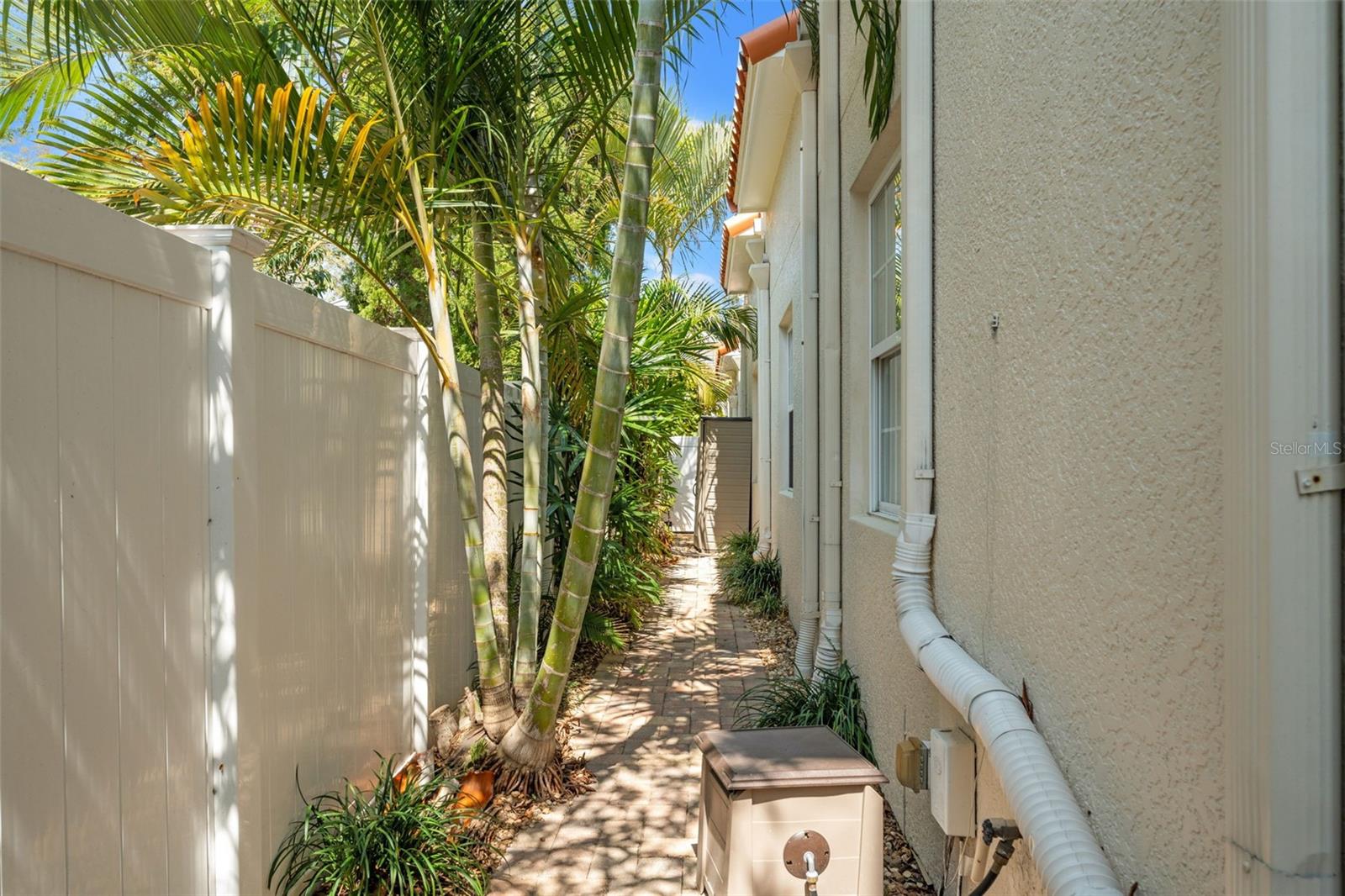 123 14TH AVE NE, ST PETERSBURG, FL, 33701
