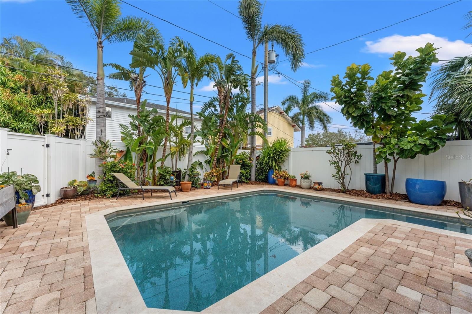 123 14TH AVE NE, ST PETERSBURG, FL, 33701