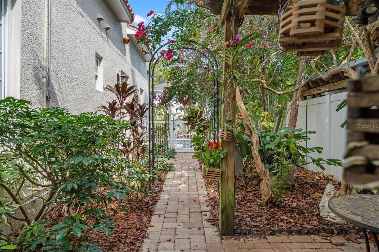 123 14TH AVE NE, ST PETERSBURG, FL, 33701