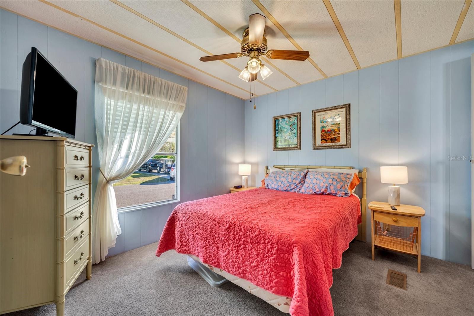 233 PARADISE S, LEESBURG, FL, 34788