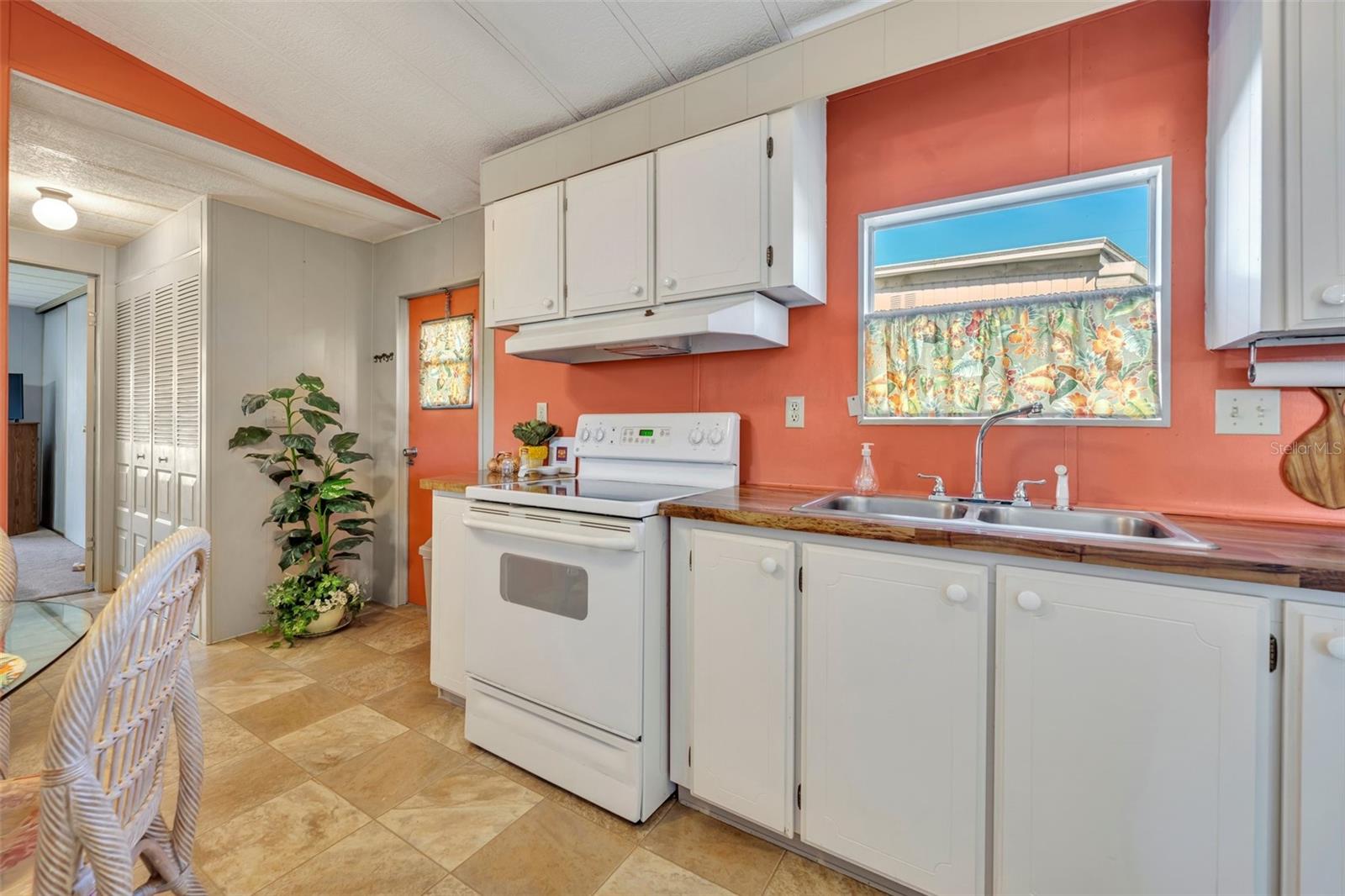 233 PARADISE S, LEESBURG, FL, 34788