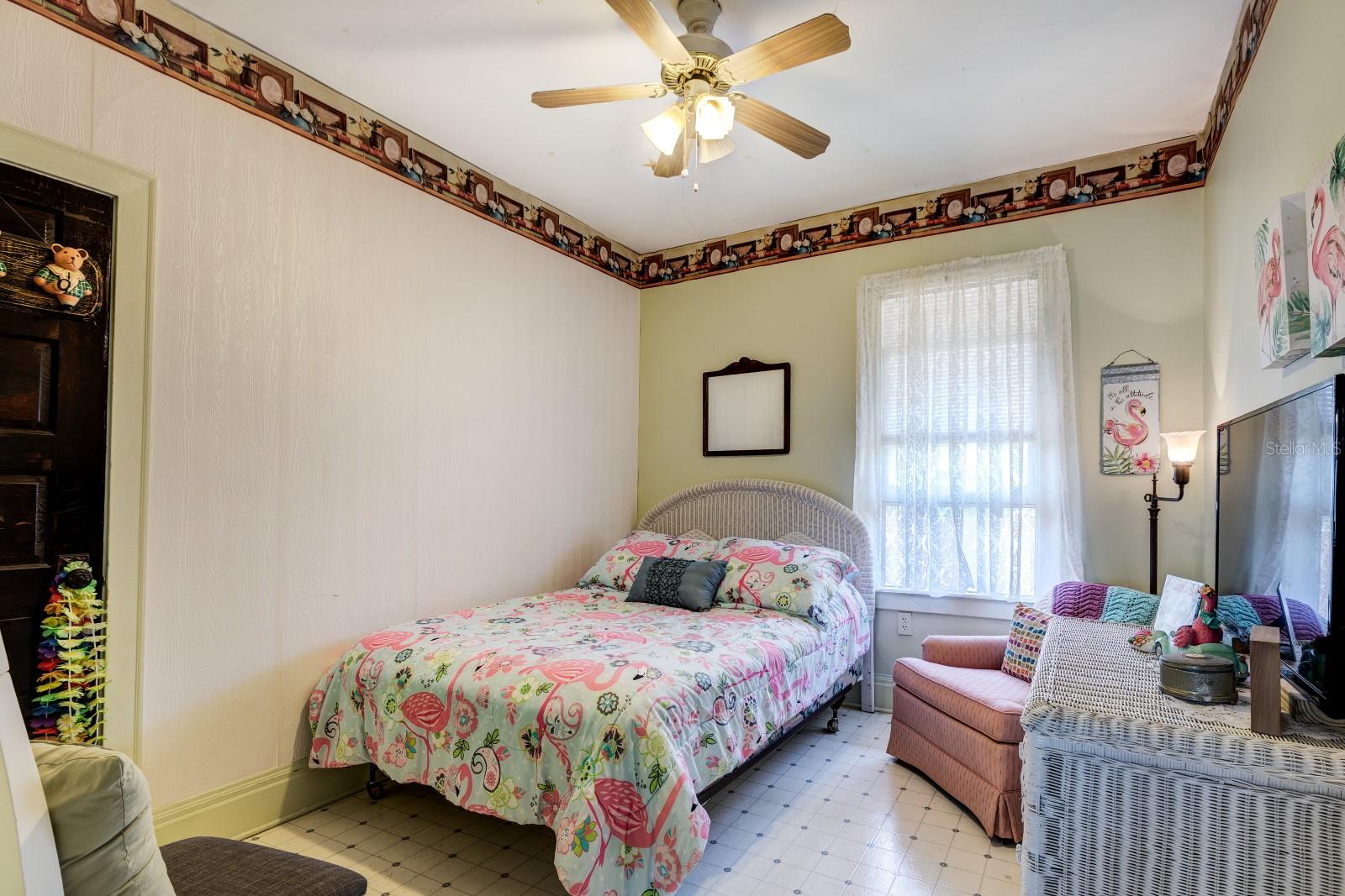 948 DORA AVE, TAVARES, FL, 32778