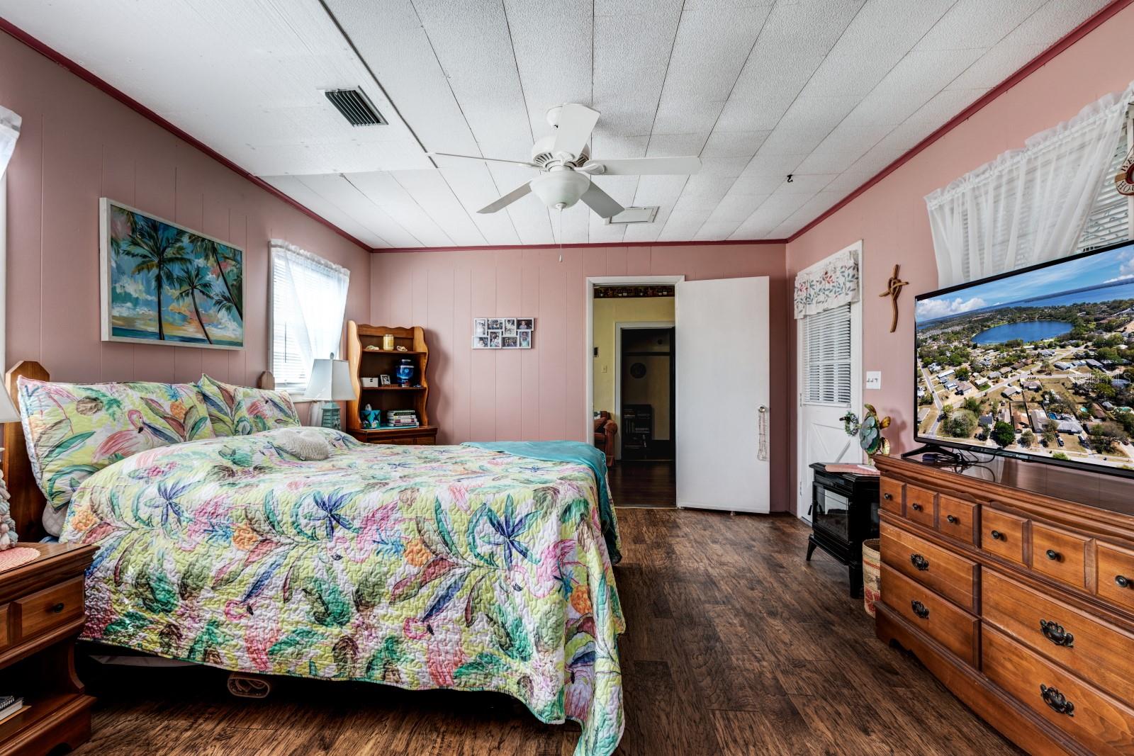 948 DORA AVE, TAVARES, FL, 32778