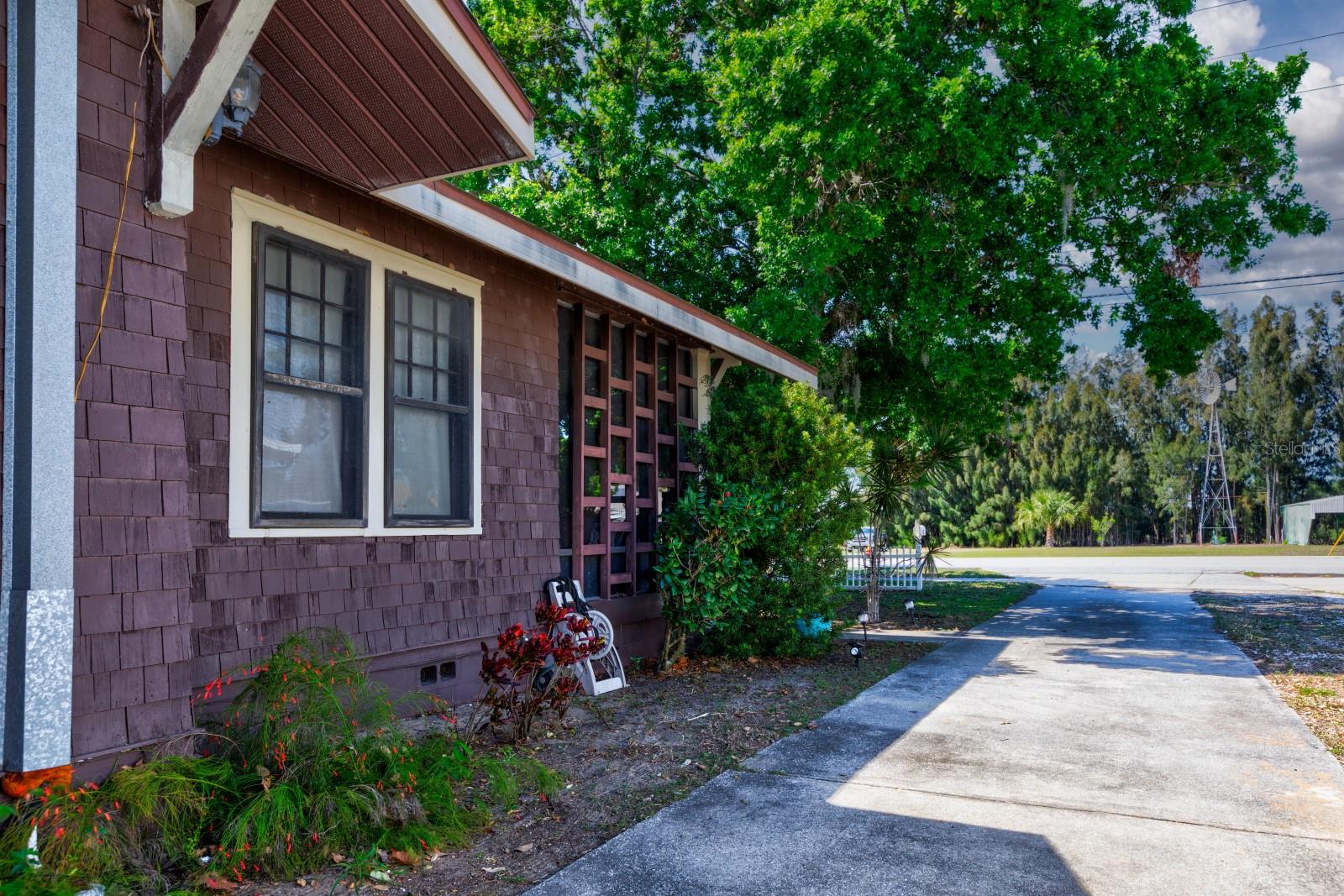 948 DORA AVE, TAVARES, FL, 32778