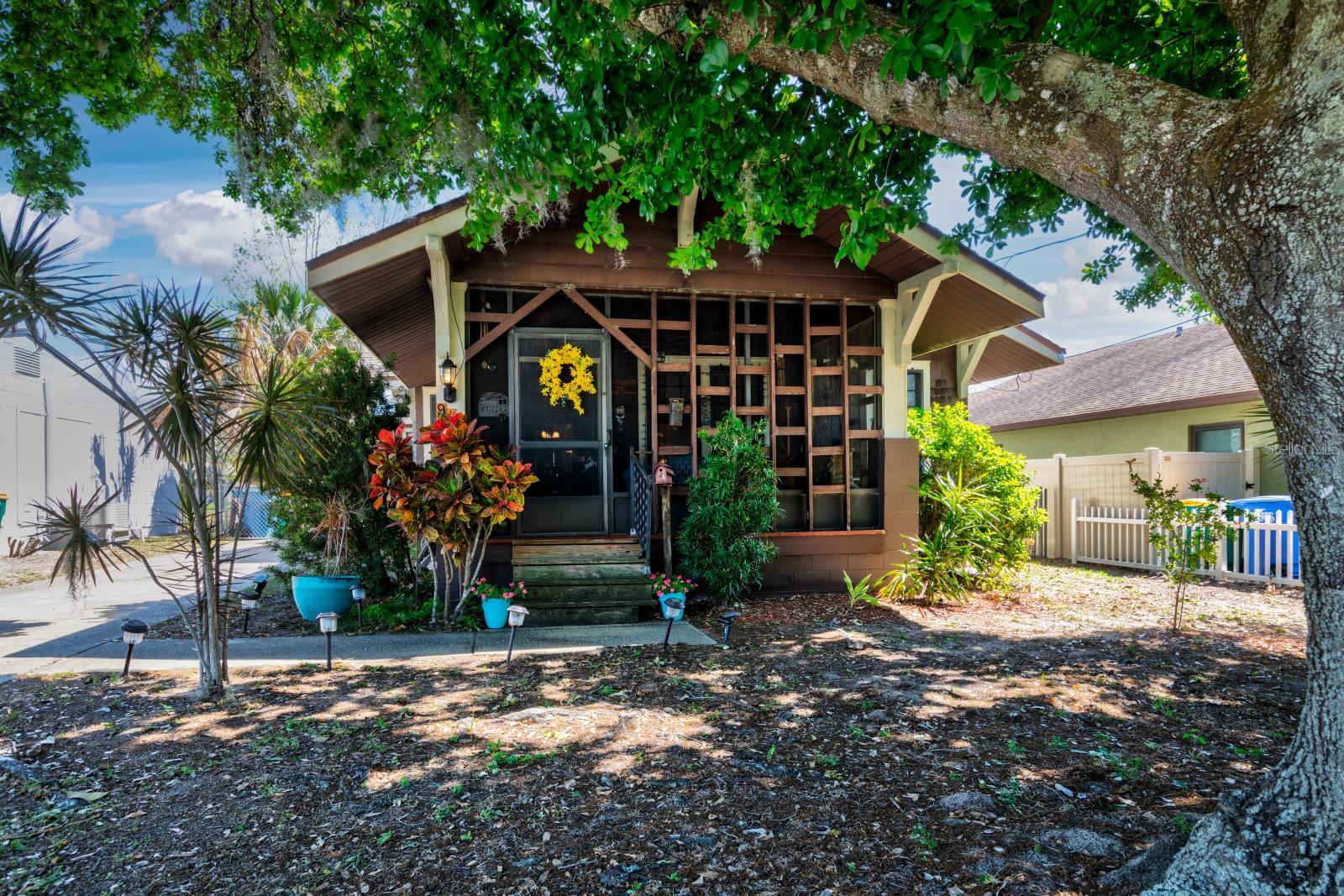 948 DORA AVE, TAVARES, FL, 32778