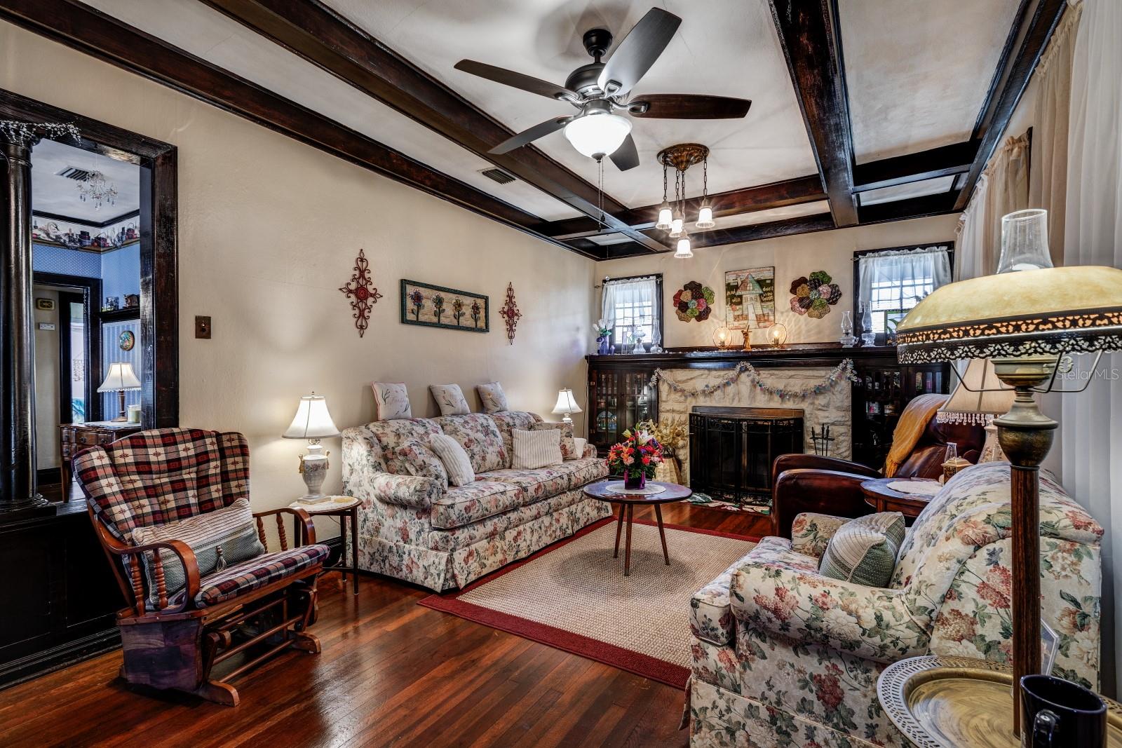 948 DORA AVE, TAVARES, FL, 32778