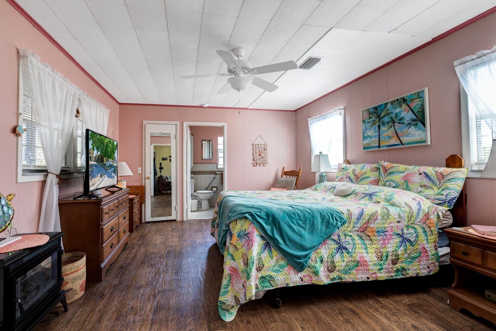 948 DORA AVE, TAVARES, FL, 32778