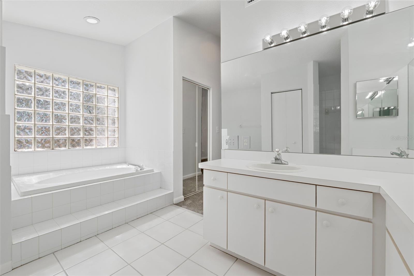12004 N 53RD ST, TEMPLE TERRACE, FL, 33617