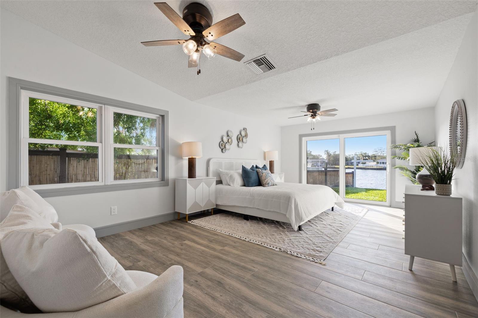 292 SUNLIT COVE DR NE, ST PETERSBURG, FL, 33702