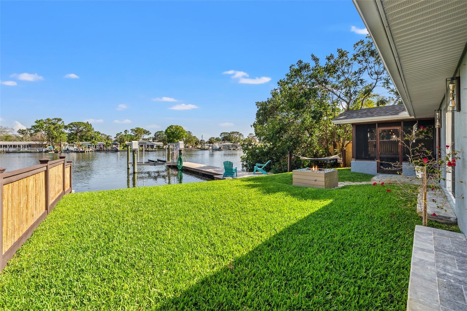 292 SUNLIT COVE DR NE, ST PETERSBURG, FL, 33702