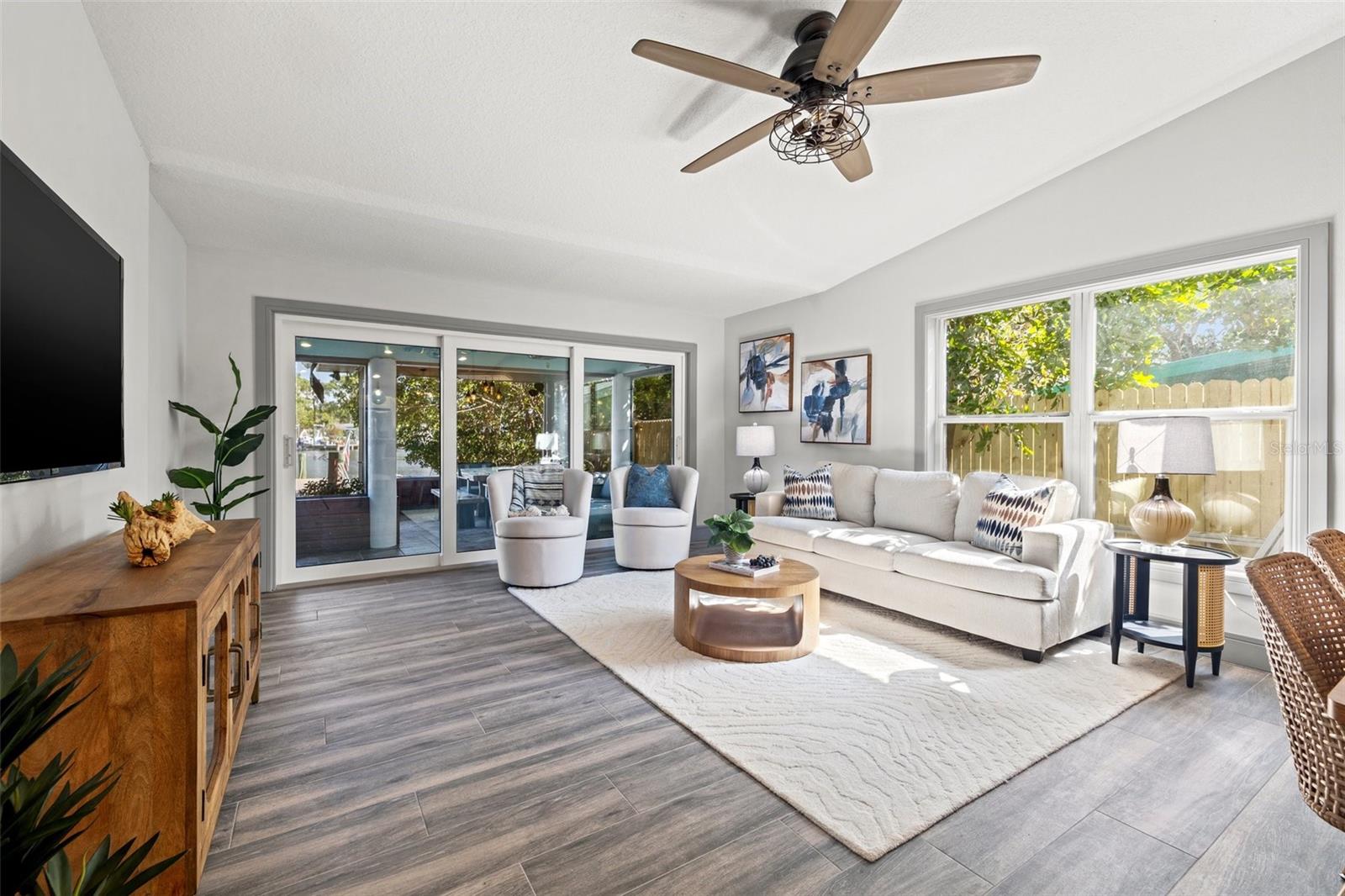 292 SUNLIT COVE DR NE, ST PETERSBURG, FL, 33702