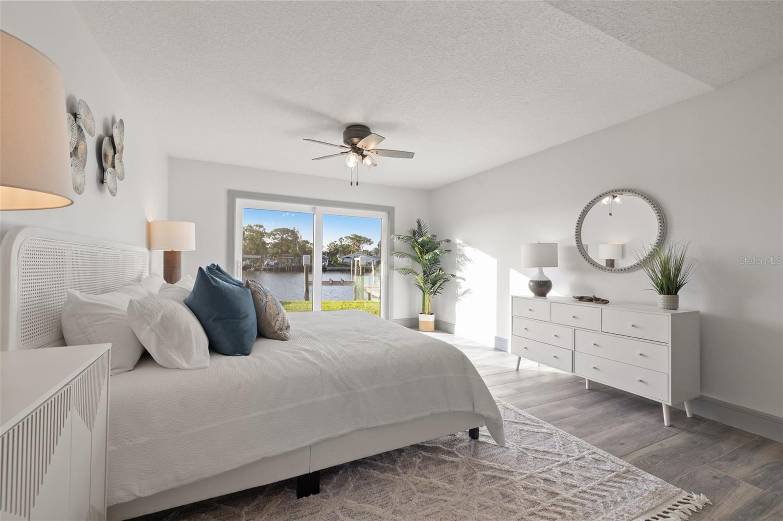 292 SUNLIT COVE DR NE, ST PETERSBURG, FL, 33702